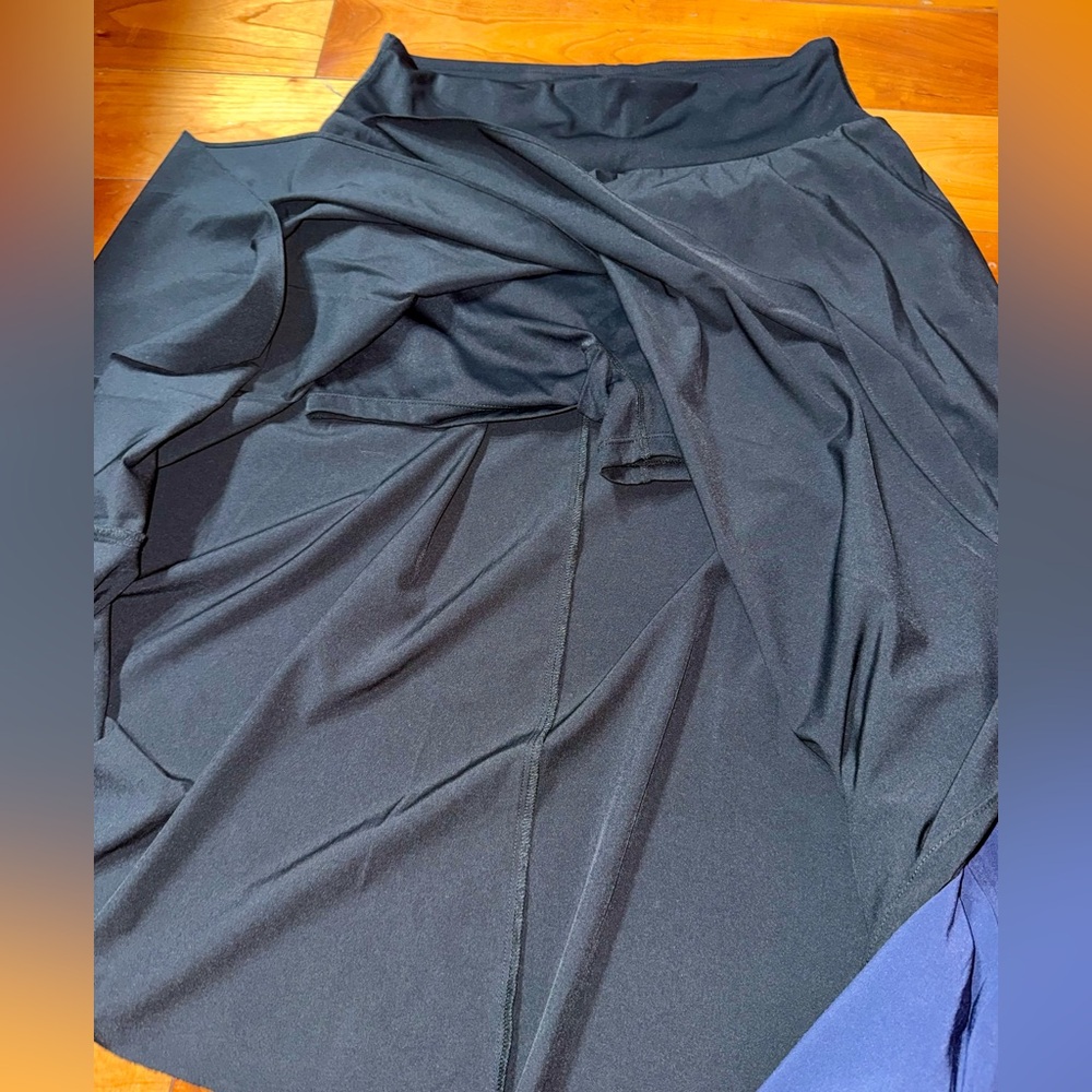 BUNDLE - HALARA A-Line Skirt Skort Set in Black and Navy Blue With Shorts - Picture 6 of 10
